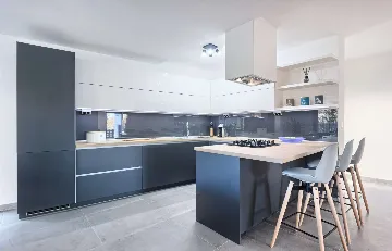 4-Bedroom Villa in Buje with Pool