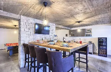 4-Bedroom Villa in Buje with Pool