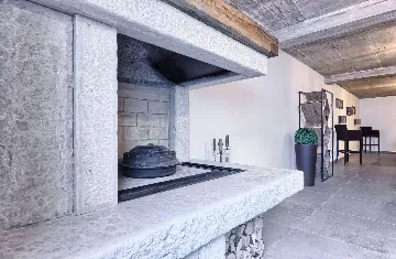 4-Bedroom Villa in Buje with Pool