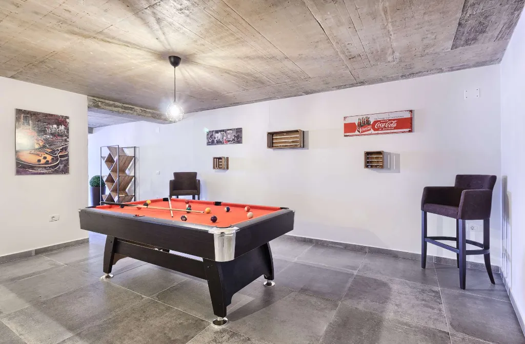 4-Bedroom Villa in Buje with Pool