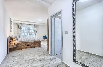 4-Bedroom Villa in Buje with Pool