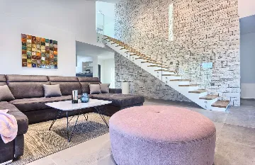 4-Bedroom Villa in Buje with Pool