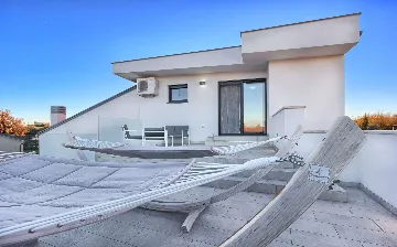 4-Bedroom Villa in Buje with Pool