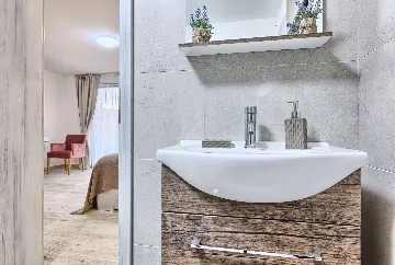 4-Bedroom Villa in Buje with Pool