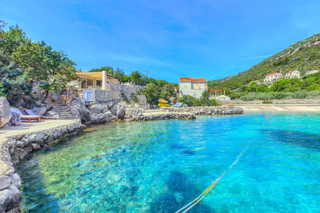 Holiday House in Podimoć with Sea Access & Heated Pool