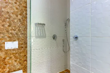 Holiday House in Podimoć with Sea Access & Heated Pool