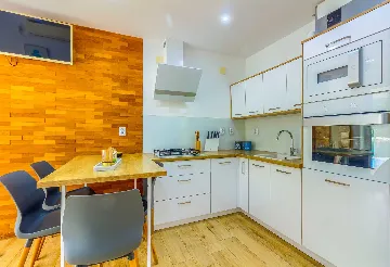 Holiday House in Podimoć with Sea Access & Heated Pool