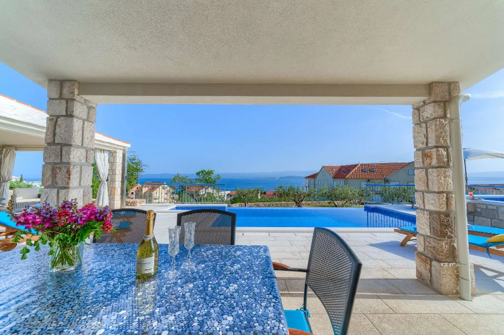 Family-Friendly Villa with Two Pools in Bol