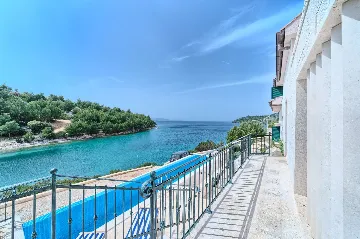Villa in Bobovisca with Private Heated Infinity Pool
