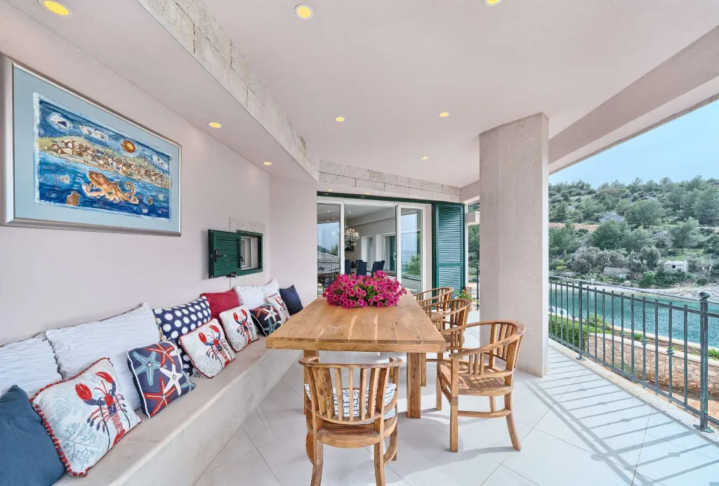 Villa in Bobovisca with Private Heated Infinity Pool