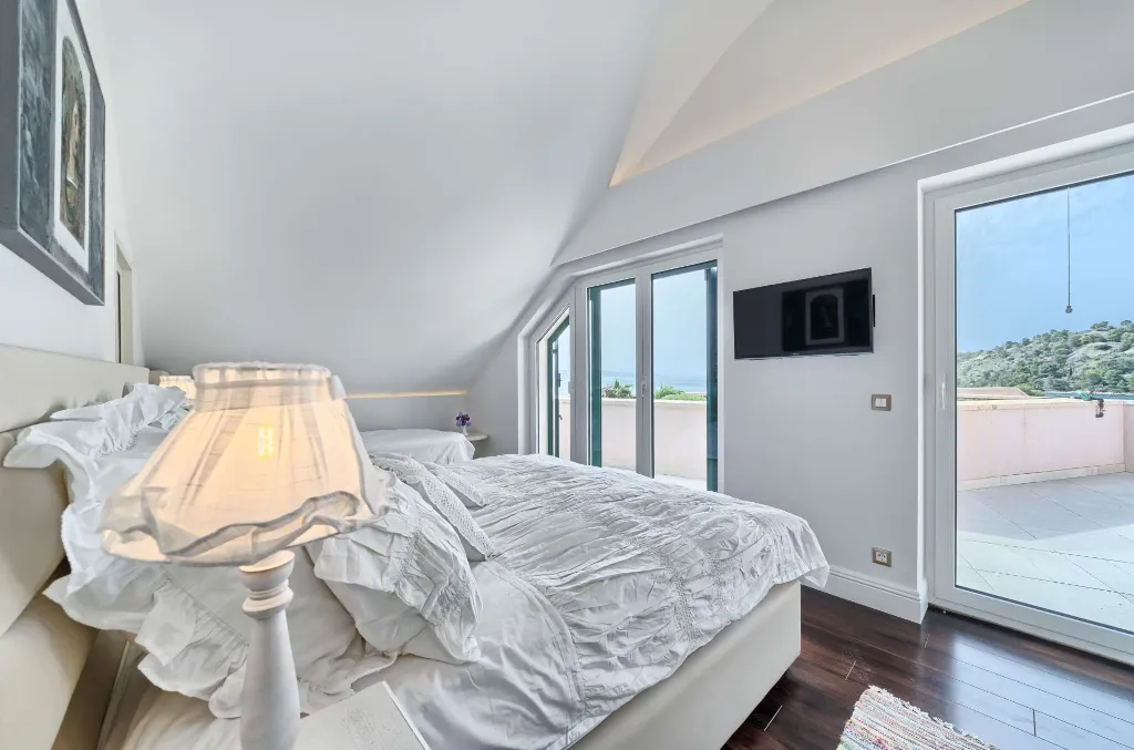 Villa in Bobovisca with Private Heated Infinity Pool