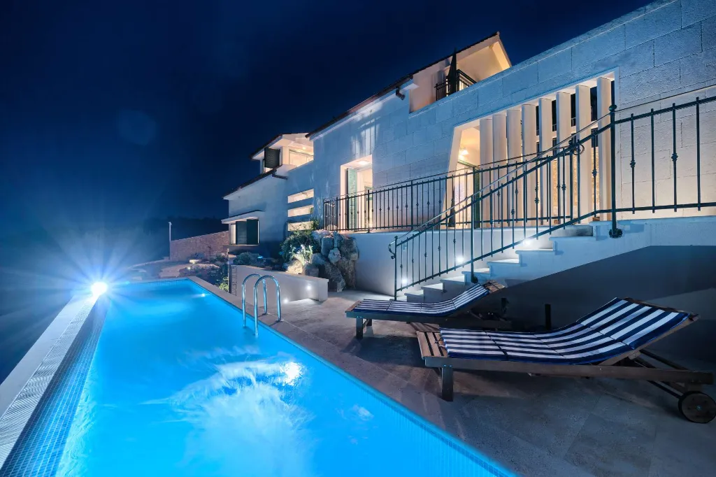 Villa in Bobovisca with Private Heated Infinity Pool
