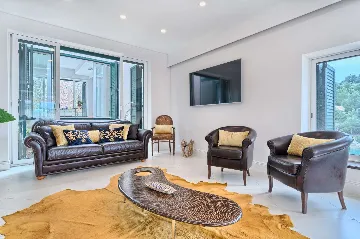 Villa in Bobovisca with Private Heated Infinity Pool