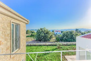 4-Bedroom Villa with Indoor Heated Pool in Otok Ugljan