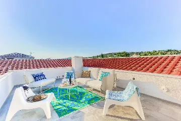 4-Bedroom Villa with Indoor Heated Pool in Otok Ugljan