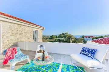 4-Bedroom Villa with Indoor Heated Pool in Otok Ugljan