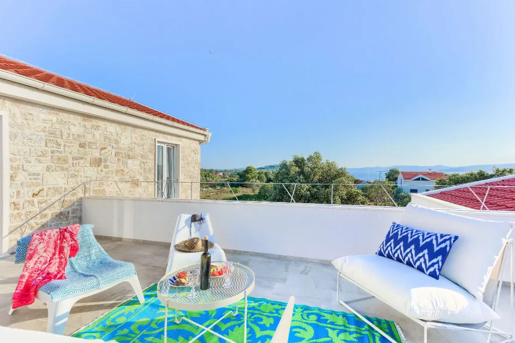 4-Bedroom Villa with Indoor Heated Pool in Otok Ugljan