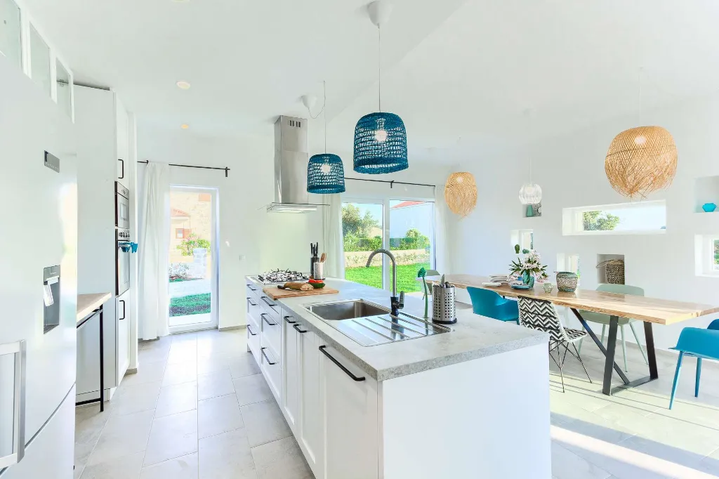 4-Bedroom Villa with Indoor Heated Pool in Otok Ugljan