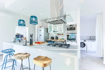 4-Bedroom Villa with Indoor Heated Pool in Otok Ugljan