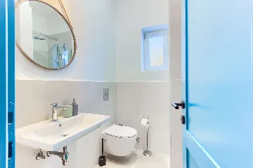 4-Bedroom Villa with Indoor Heated Pool in Otok Ugljan