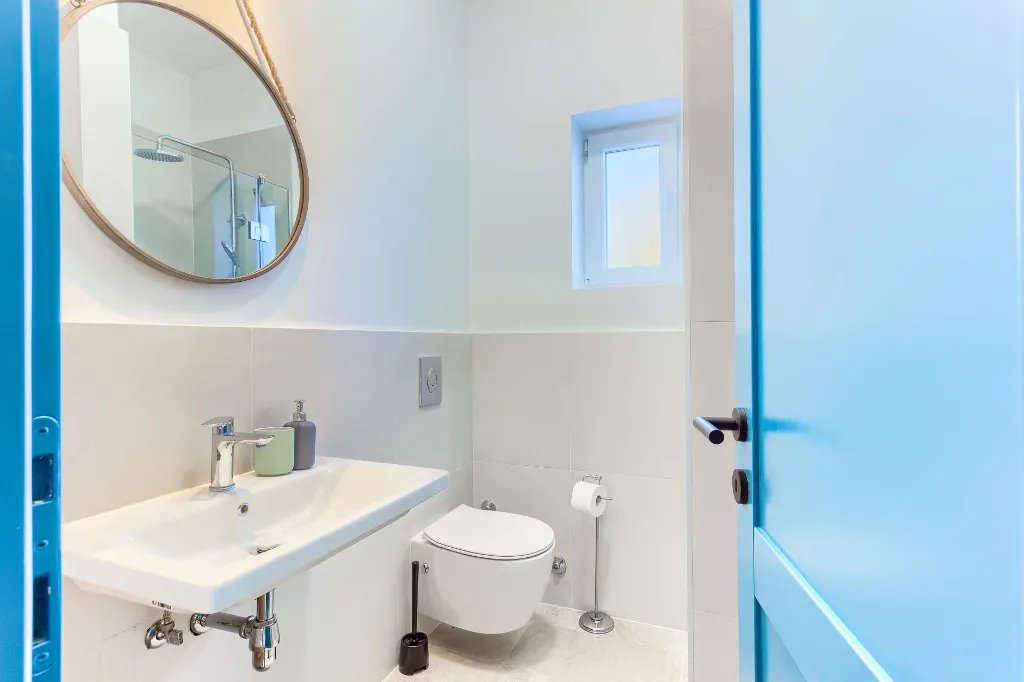 4-Bedroom Villa with Indoor Heated Pool in Otok Ugljan