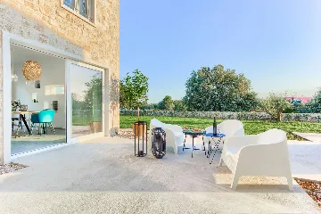 4-Bedroom Villa with Indoor Heated Pool in Otok Ugljan