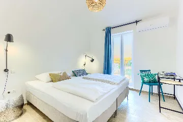 4-Bedroom Villa with Indoor Heated Pool in Otok Ugljan