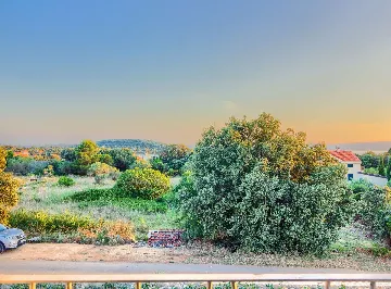 4-Bedroom Villa with Indoor Heated Pool in Otok Ugljan