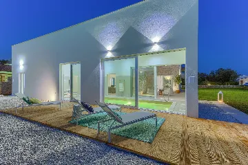 4-Bedroom Villa with Indoor Heated Pool in Otok Ugljan