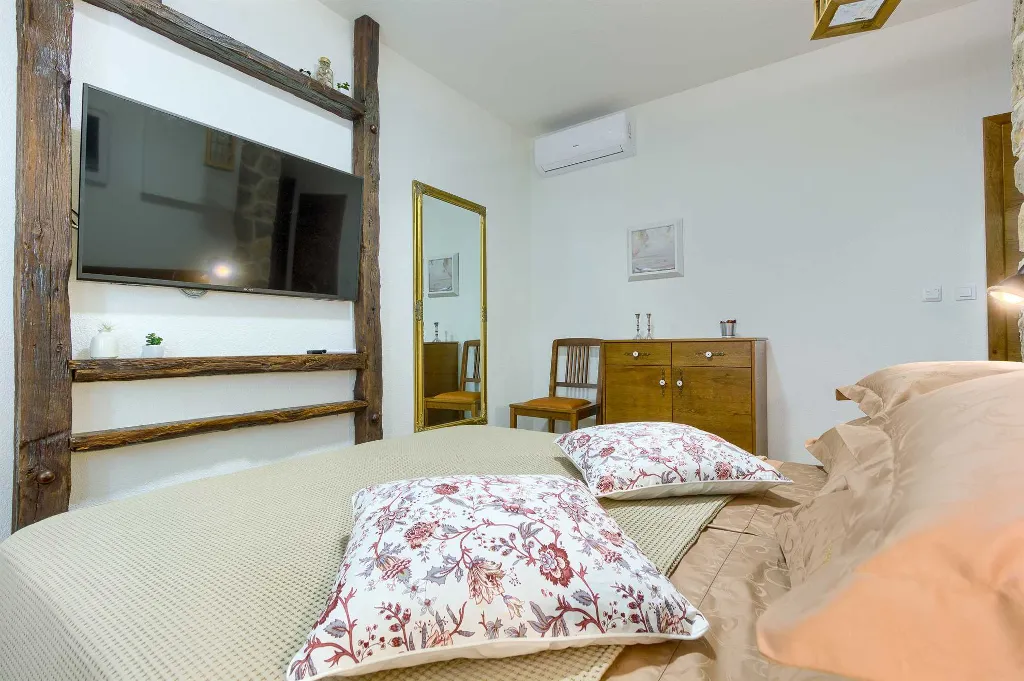 7-Bedroom Villa in Dvornice with Private Pool
