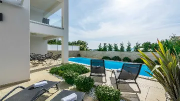 Contemporary Villa in Linardici with Private Pool