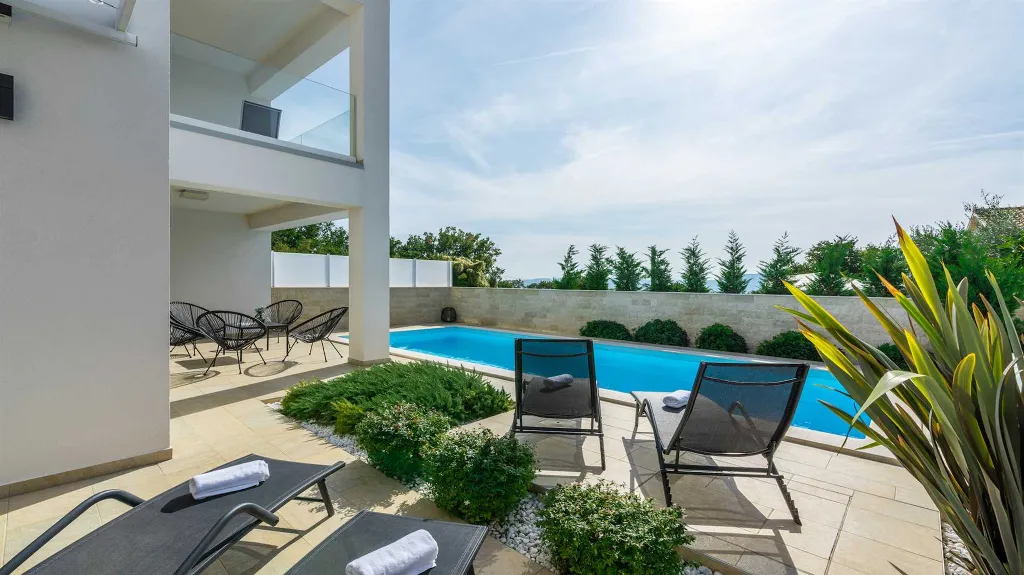 Contemporary Villa in Linardici with Private Pool