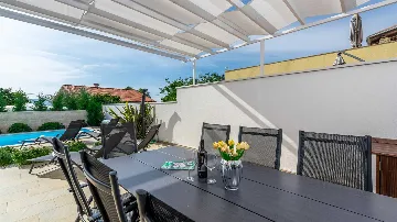 Contemporary Villa in Linardici with Private Pool