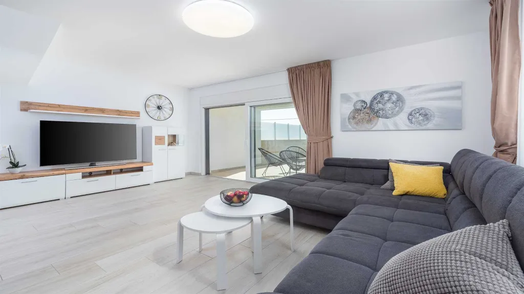 Contemporary Villa in Linardici with Private Pool