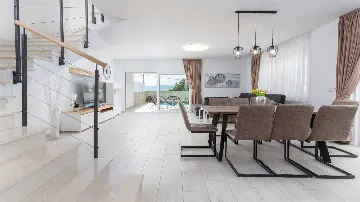 Contemporary Villa in Linardici with Private Pool