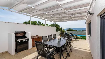 Contemporary 3-Bedroom Villa with Private Pool in Linardici