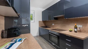 Contemporary 3-Bedroom Villa with Private Pool in Linardici