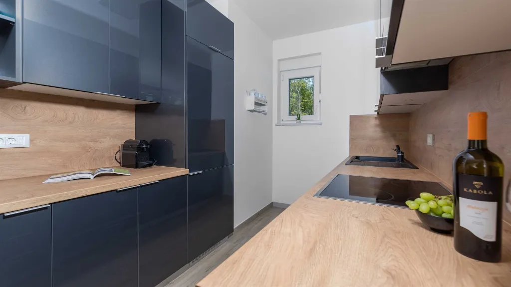 Contemporary 3-Bedroom Villa with Private Pool in Linardici