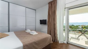 Contemporary 3-Bedroom Villa with Private Pool in Linardici