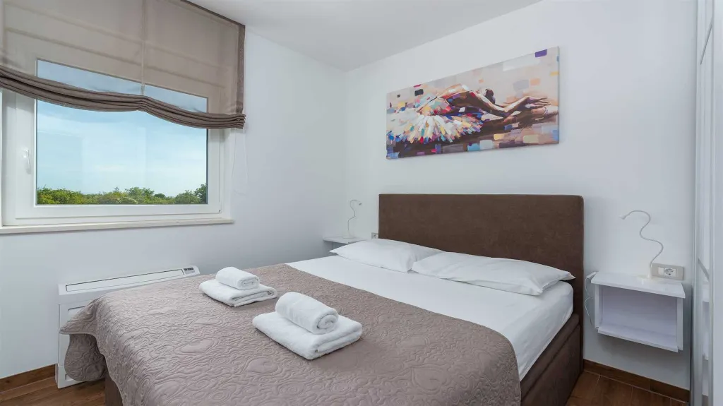 Contemporary 3-Bedroom Villa with Private Pool in Linardici