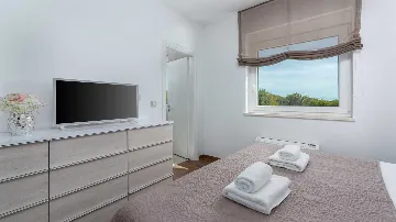 Contemporary 3-Bedroom Villa with Private Pool in Linardici