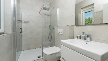 Contemporary 3-Bedroom Villa with Private Pool in Linardici