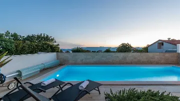 Contemporary 3-Bedroom Villa with Private Pool in Linardici