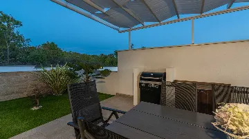 Contemporary 3-Bedroom Villa with Private Pool in Linardici