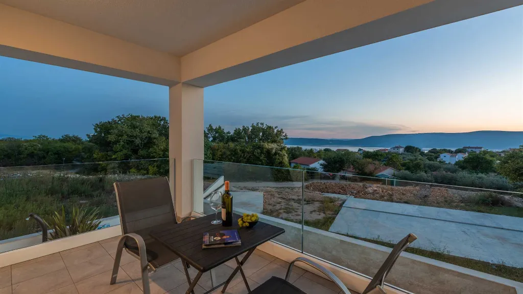 Contemporary 3-Bedroom Villa with Private Pool in Linardici