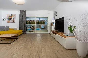 Contemporary 3-Bedroom Villa with Private Pool in Linardici