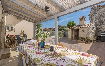 Villa with Pool in Foli, Croatia for 10 Guests