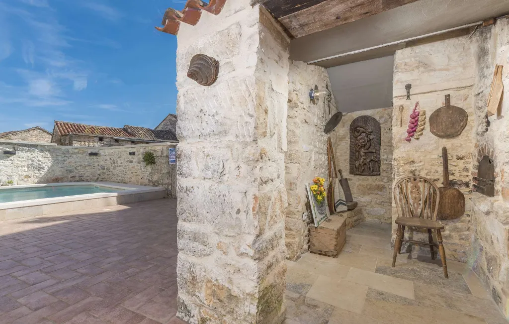 Villa with Pool in Foli, Croatia for 10 Guests