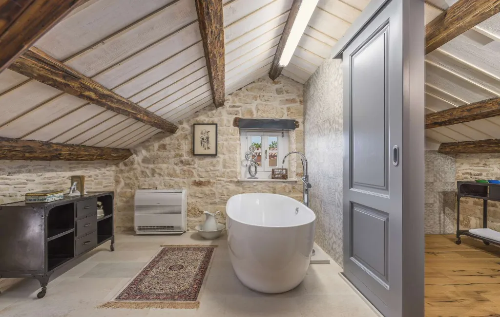 Villa with Pool in Foli, Croatia for 10 Guests