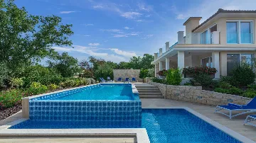 Villa in Ljutici for Up to 10 Guests